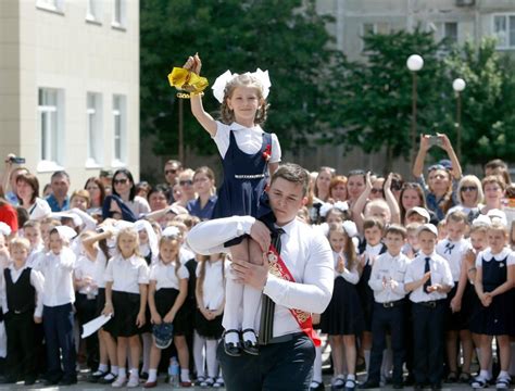 По стране звенит последний звонок. Домик мыслей