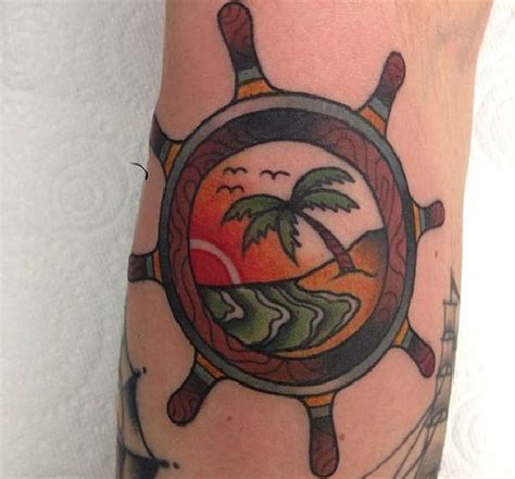 Schiffs-Rad Tattoos—Designs und Bedeutungen