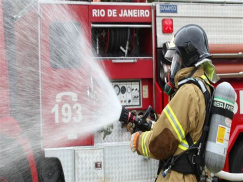 Oct 27, 2020 · um incêndio atingiu o prédio 1 do hospital federal de bonsucesso, zona norte do rio de janeiro, na manhã de hoje. Após prorrogação, Taxa de Incêndio do RJ vence em outubro ...