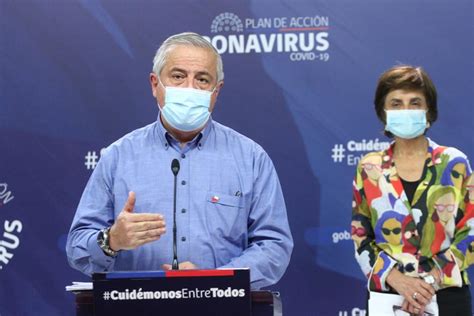 Multiple tables on symptoms, comorbidities, and mortality. Covid-19 en Chile: Gobierno anuncia 53 fallecidos y 4.220 ...