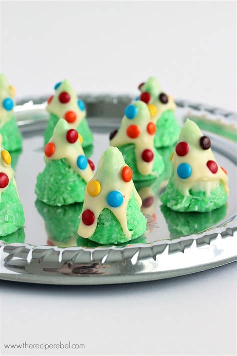 Christmas cookies can be simple and classic, but they can also be intricate and really creative. 30+ Christmas Cookies - That Skinny Chick Can Bake