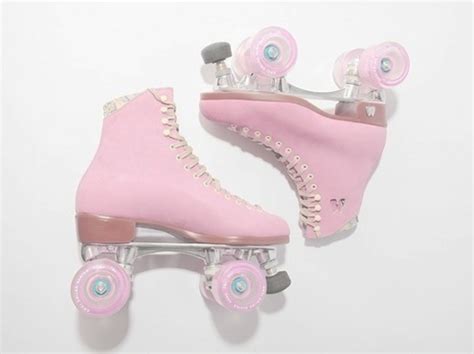 Roller disco retro roller skates roller skate shoes quad roller skates outdoor roller skates roller derby clothes disco roller skating beach bunny skate wallpaper. via Tumblr - image #1794166 by taraa on Favim.com