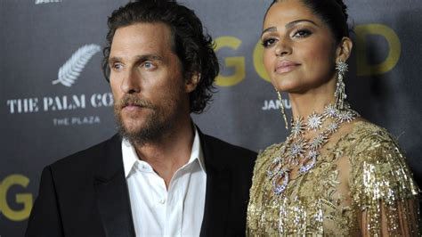 His is full despite its fineness, thanks to its natural wavy how to get matthew mcconaughey's signature wavy hairstyle. Glatze bei Matthew McConaughey? Er kämpfte gegen ...