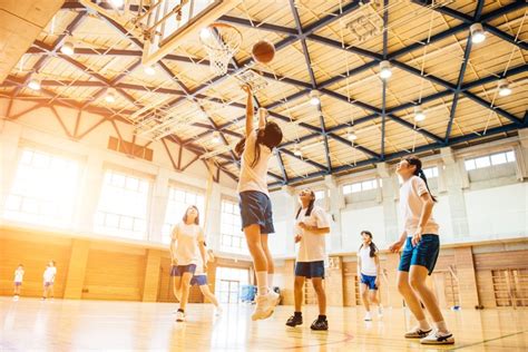 Me los han mandado compañeros, maestros de educación física que están a pie de campo y suscriptores del blog que ya los han realizado. Juegos divertidos de baloncesto para la clase de educación ...