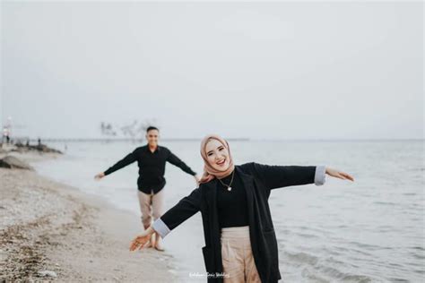 Check spelling or type a new query. Prewedding Hijab Outdoor di Pantai