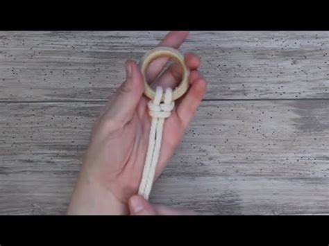 In this video we show how to tie our napoleon claw. How to Tie a Cat's Paw Knot to a Ring - YouTube
