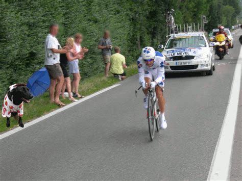 Neither came close to catching him and it ensured france's first opening stage winner since christophe moreau in dunkirk in 2001 and a sixth stage win at the tour. MES GIFS CHIEN APPRÉCIANT LE TOUR DE FRANCE - creationsy