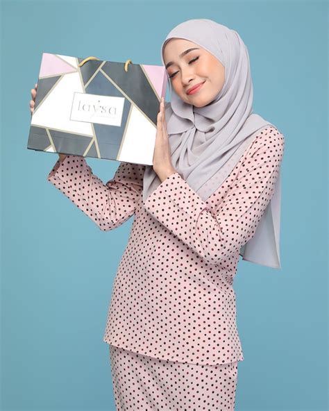 Dengan desain yang bagus, maka anda akan mendapatkan semangat yang berlebih untuk memenangkan pertandingan yang anda hadapi. Baju Band Yang Paling Bagus - BAJUKU