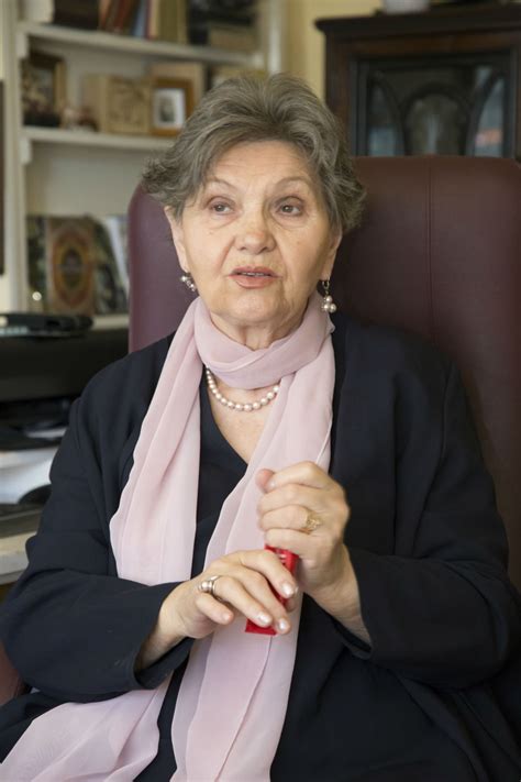 A ripost megtudta, ildikó már egy hete drámai bejelentést tett a családjának, köztük fogadott fiának, l. Pécsi Ildikó havi többszázezres bérleti díjat kér menyétől ...