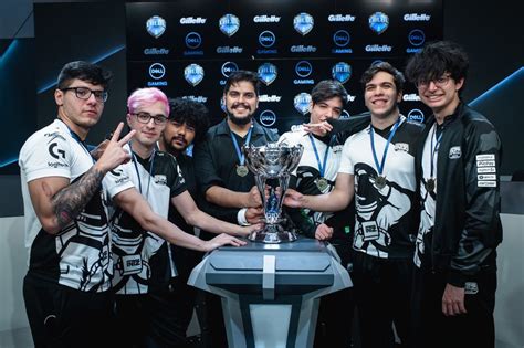 Tinowns leva três troféus, e redbert agora é do flamengo. Destaque na final do CBLOL, Envy celebra INTZ "acima do 8 ...