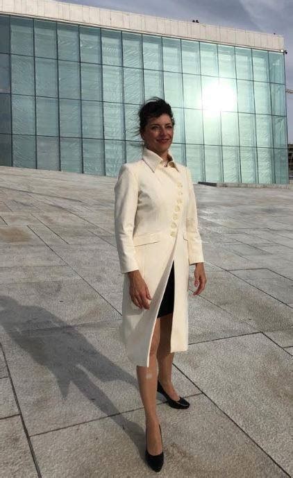Die gelernte goldschmiedin, geprüfte gemmologin und diamantgraduiererin ist fachmitglied der deutschen gemmologischen. Wendela Horz - Posts | Facebook