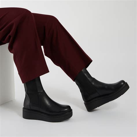 Featuring smooth, suede uppers, subtle branding to the heel side buy vagabond patent flatform shoes at asos. Women's Tara Chelsea Boots in Black | Little Burgundy
