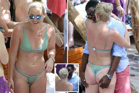 You feel a little tickle creeping down your upper thigh and realize this bird just won't be caged. Lindsey Vonn's boyfriend fondles her bum as Tiger Woods ...