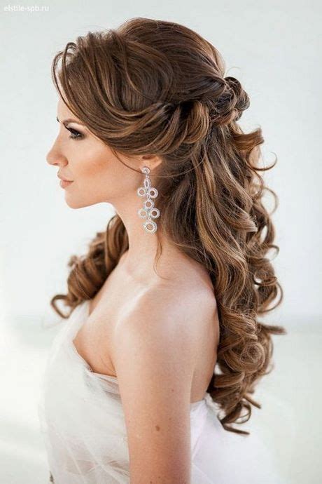 Le site regroupe un grand choix de styles et looks de différentes textures. Coupe de cheveux pour mariage femme