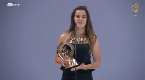 Altura 1,68 m informações profissionais clube atual sporting cp Gala Quinas de Ouro: Ana Capeta é jogadora revelação do ano