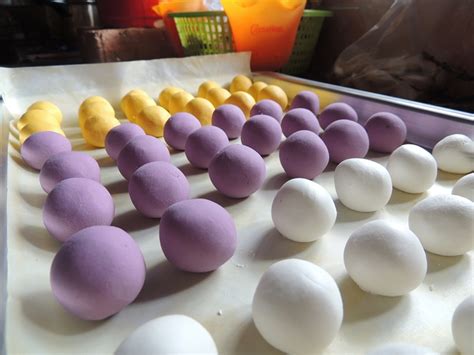 I hope you enjoy making yuan xiao with your family just as much as we did. Tang Yuan (汤圆） - Cook & Bake Diary