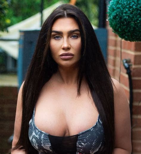We'd barely recognise lauren goodger from ten years ago when towie first started. Lauren Goodger - Head Out for an Exercise Session 03/25 ...