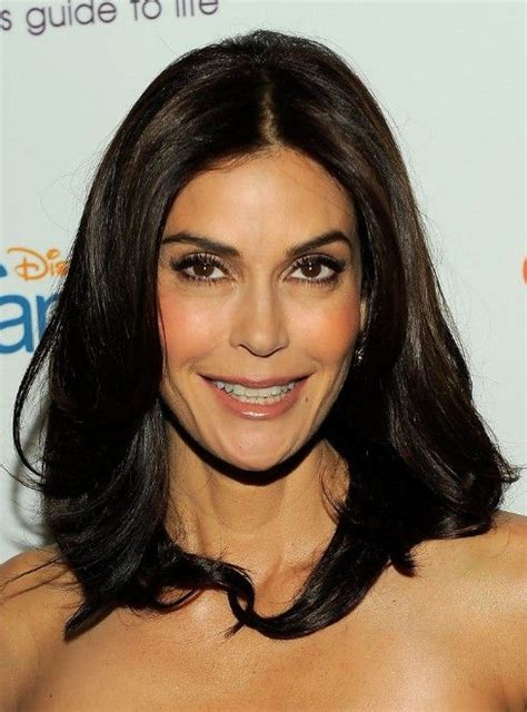 She is best known for her portrayal of lois lane on the television series lois & clark: Teri Hatcher Hairstyle | Hair styles, Hairstyle, Latest ...