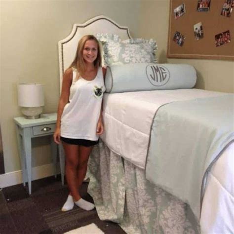 Maybe you would like to learn more about one of these? Preppy Dorm Room Decor: 20 Ideas to Fall in Love With ...