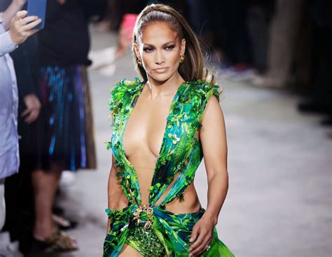 The place where you go at 1 a.m. J. Lo Just Closed the Versace Show in an Updated Version ...