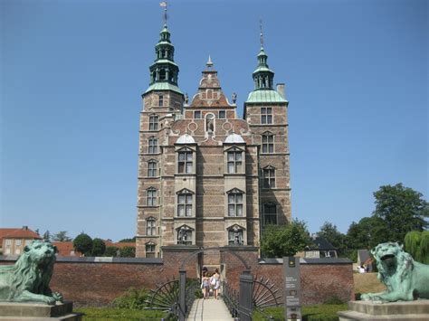 The castle was originally built as a country summerhouse in 1606 an. Rosenborg Slot, Copenhagen 3648x2736 : castles