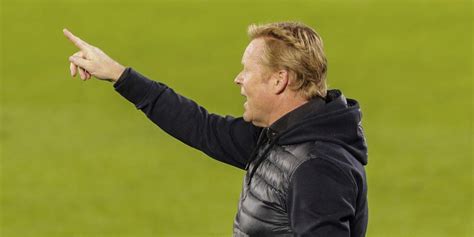 Pelatih barcelona, ronald koeman, kemungkinan tidak bisa bereuni dengan valencia setelah menerima kartu merah saat blaugrana ditaklukkan granada. David Albelda, Ramalan Ronald Koeman Latih Barcelona, dan ...