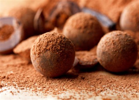 150 grammi di cioccolato fondente. Tartufi alla ricotta e cocco ricoperti di cioccolato - (4/5)