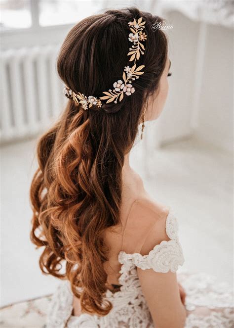 Additionally, if you pay these prices below and don't get the preferred halo, do not come at me, because everyone trades different. Hochzeit Gold leaf headband, Bridal Flower Crown, Bohemian ...