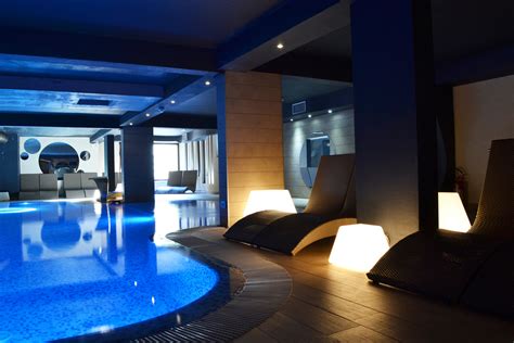 It has 4 stars and offers rooms and suites hotel lavina jahorina, olimpijska bb contact us directly: Wellness centar Hotela Lavina - Bazen, Sauna, Parno ...