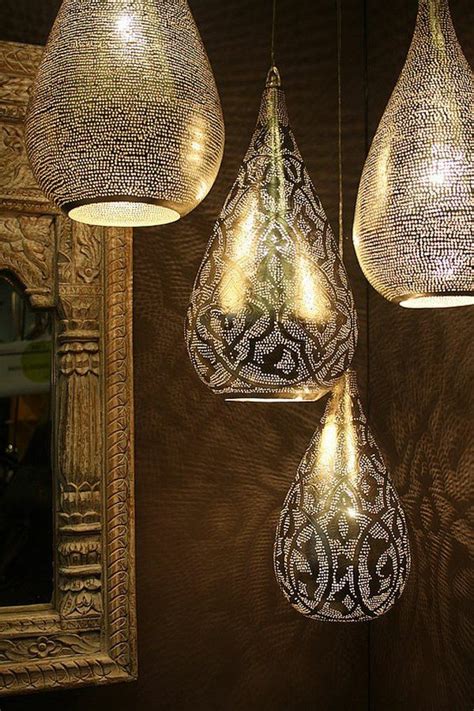 In den palästen der indischen maharadschas erhellen flammenfeste die nächte. Herrliche orientalische Lampen für Ihr Zuhause ...