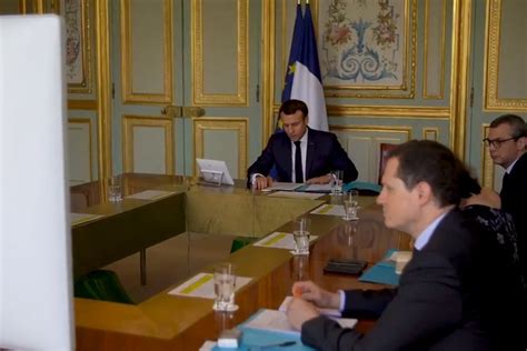 Le verbe continuer à tous les temps, tous les modes (auxiliaires, verbes pronominaux, impersonnels continuer. Emmanuel Macron : « des primes pour ceux présents au ...