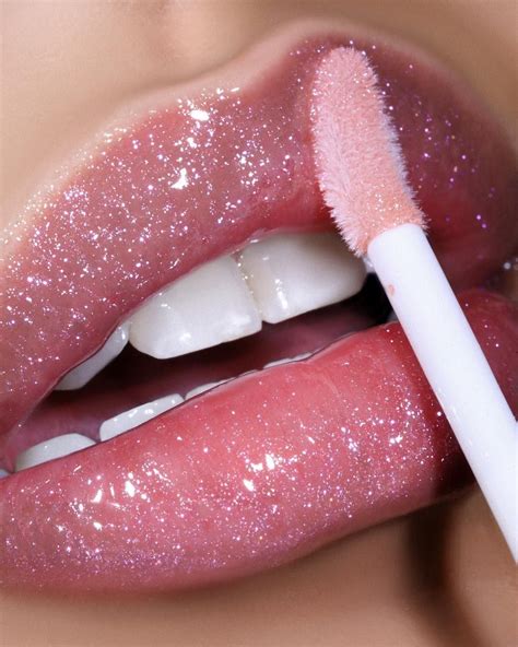 It's the perfect bold finish for. Pin on Lips, Lipstick, & Lip Gloss