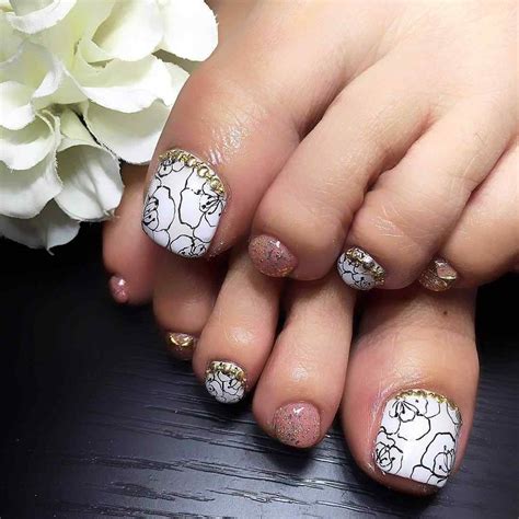 Te has equivocado, los diseños de uñas de los pies con animal print es algo muy bonito, y dependiendo de la ropa y la ocasión con lo que lo vayas a combinar, queda perfecto, luciendo una diferencia de matices entre lo que uses que atraerá las miradas de todos. 🥇 DISEÑOS de UÑAS para PIES -【 Colección 2020