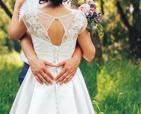 Jetzt heißt es die passenden hochzeitskleider auszusuchen bzw. Brautkleider Blog - Trends & Tipps