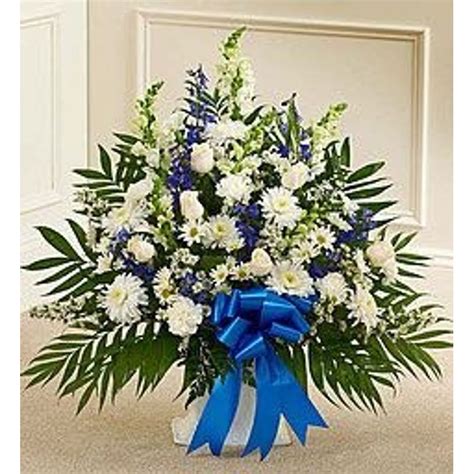 For over 30 years, we have successfully combined traditional values. Ocean Breeze Spray Hollywood Florist: Li- Flowers - Local ...