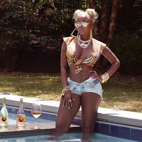 Holding this wobbly project together is the reliable mary j. Mary J Blige Debuts New Liquor Brand Sun Goddess Wines ...
