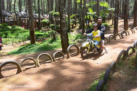 Nah, sebelum kalian menikmati keindahan dan berselfie ria di kampoeng cihreng sumedang kamu harus membeli tiket seharga rp. Wisata Alam Ciherang Sumedang - Tempat Wisata Indonesia