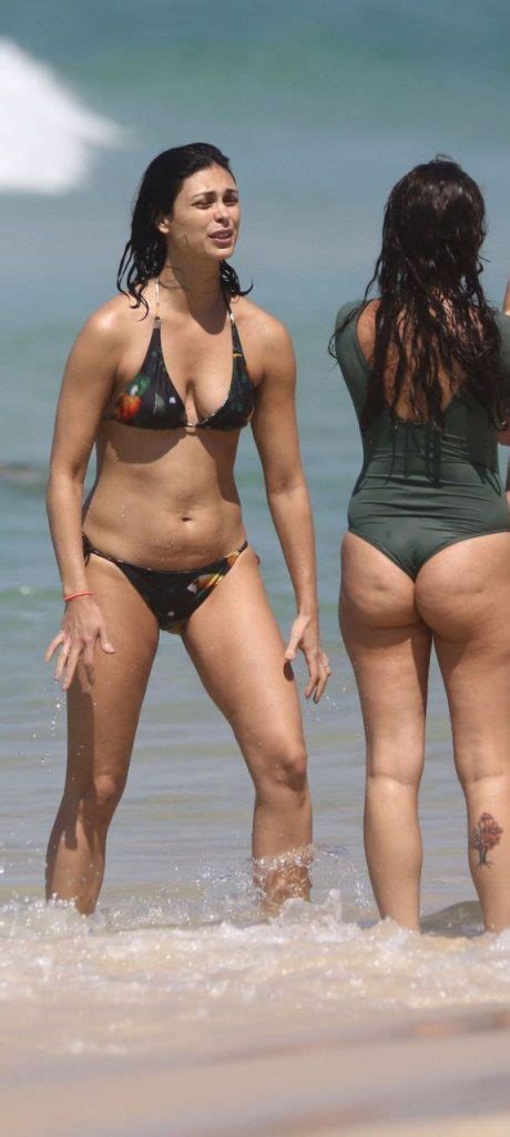 The reality star shared a heartbreaking instagram video which showed her figure during the height of her battle with anorexia. Slim Brunette Morena Baccarin Shows Her Bikini Body in ...