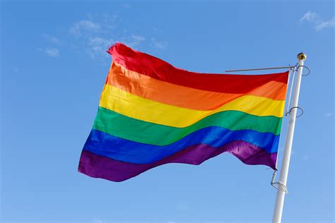 Each october 19th, we celebrate. LGBT当事者は13人に1人、職場ではどう受け止められているの？