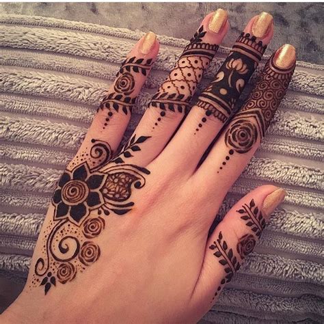 Mehndi #dizain #new mehndi design, mehndi designs simple, mehndi designs easy, mehndi design photo. Mehndi Ki Dejain Photo Zoomphoto / Download mehndi images ...