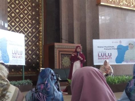 Peranan wanita dalam pembangunan karakter bangsa makalah mata kuliah: Keistimewaan Hari Jumat dan Peranan Wanita dalam Islam ...