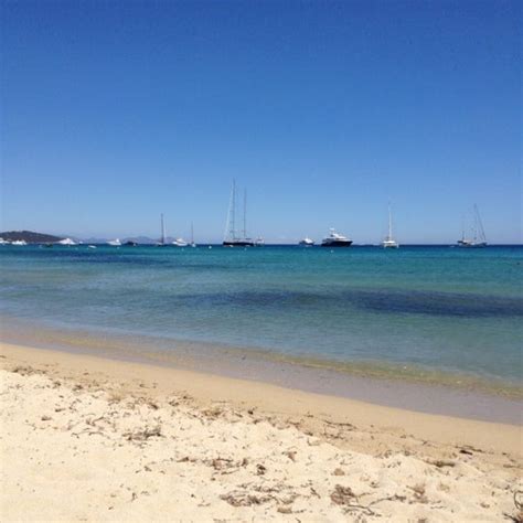 Located a few kilometres from the town itself pampelonne is a three mile (5km) stretch of golden sands backed by scrub covered dunes. Plage de Pampelonne - 33 tips