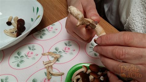 Check spelling or type a new query. Come Pulire e Tagliare i Funghi - Ricette D'Oro