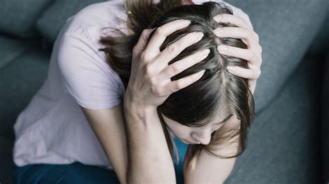 Zurzeit werden gerade studien durchgeführt, die untersuchen, ob dies möglich ist. Bayern: 37-Jährige stirbt nach Impfung mit AstraZeneca ...