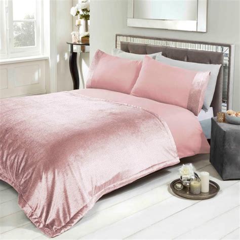 Add detail to your bedroom with this home collections large bolster velvet cushion available in a soft, blush pink colour. Sienna Glitter Velvet Bedspread Throw - Blush, 150 x 200cm