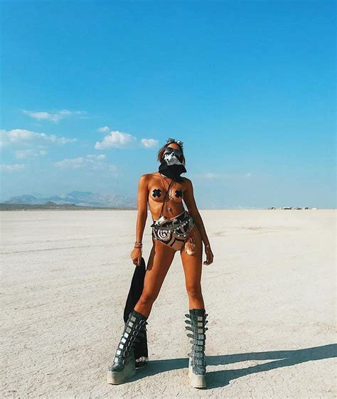 142,370 burning hot stock video clips in 4k and hd for creative projects. Best Outfits of Burning Man 2019 in 2020 | Burning man ...