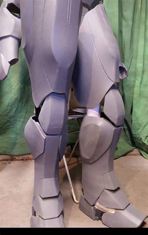 The suit was designed by ryan meinerding, unlike most of the previous iron man suits which were designed by phil saunders and josh nizzi (hulkbusters mk. IronMan Foam Armor TEMPLATES | Etsy | Foam armor, Iron man ...