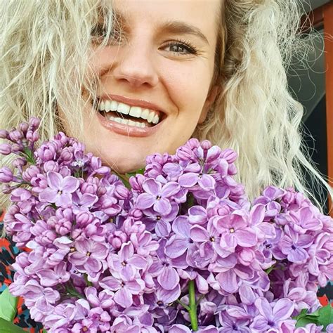 Na instagramie aktorki pojawił się kolaż złożony z jej zdjęć przed i po imprezie. Zofia Zborowska-Wrona - galeria, zdjęcie 12