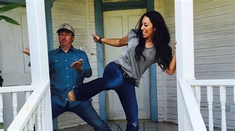 Download fixer upper images and photos. HGTV Stars Reveal They 'Were Broke' Before 'Fixer Upper ...