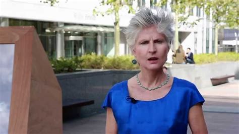 Hon kräver en oberoende utredning och håller öppet för att. Anna Maria Corazza Bildt MEP Sweden - Why I became a politician - YouTube